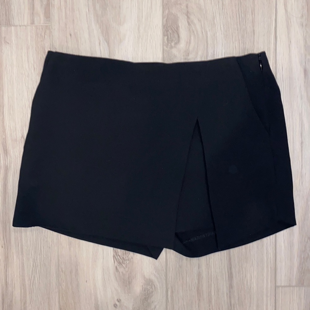 Express Black Skort